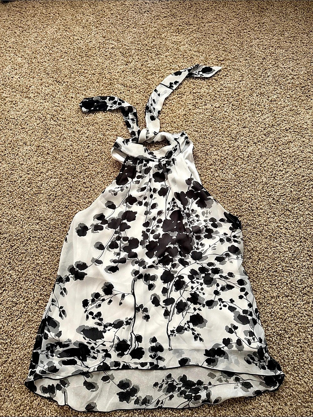 IZ BYER Floral Halter Top in White & Black Large Like New